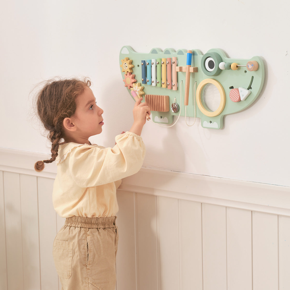 Musical Wall Crocodile